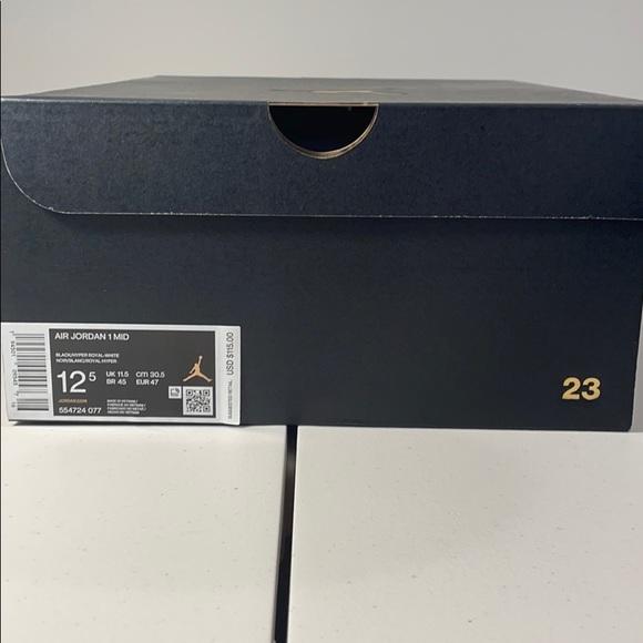 NEW Nike Air Jordan 1 Retro OG Mid Hyper Royal - Picture 8 of 8